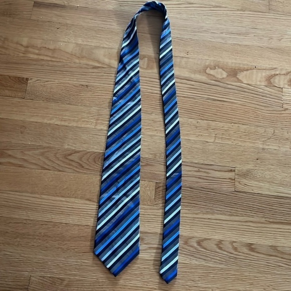 Valerio Garati 100% silk tie